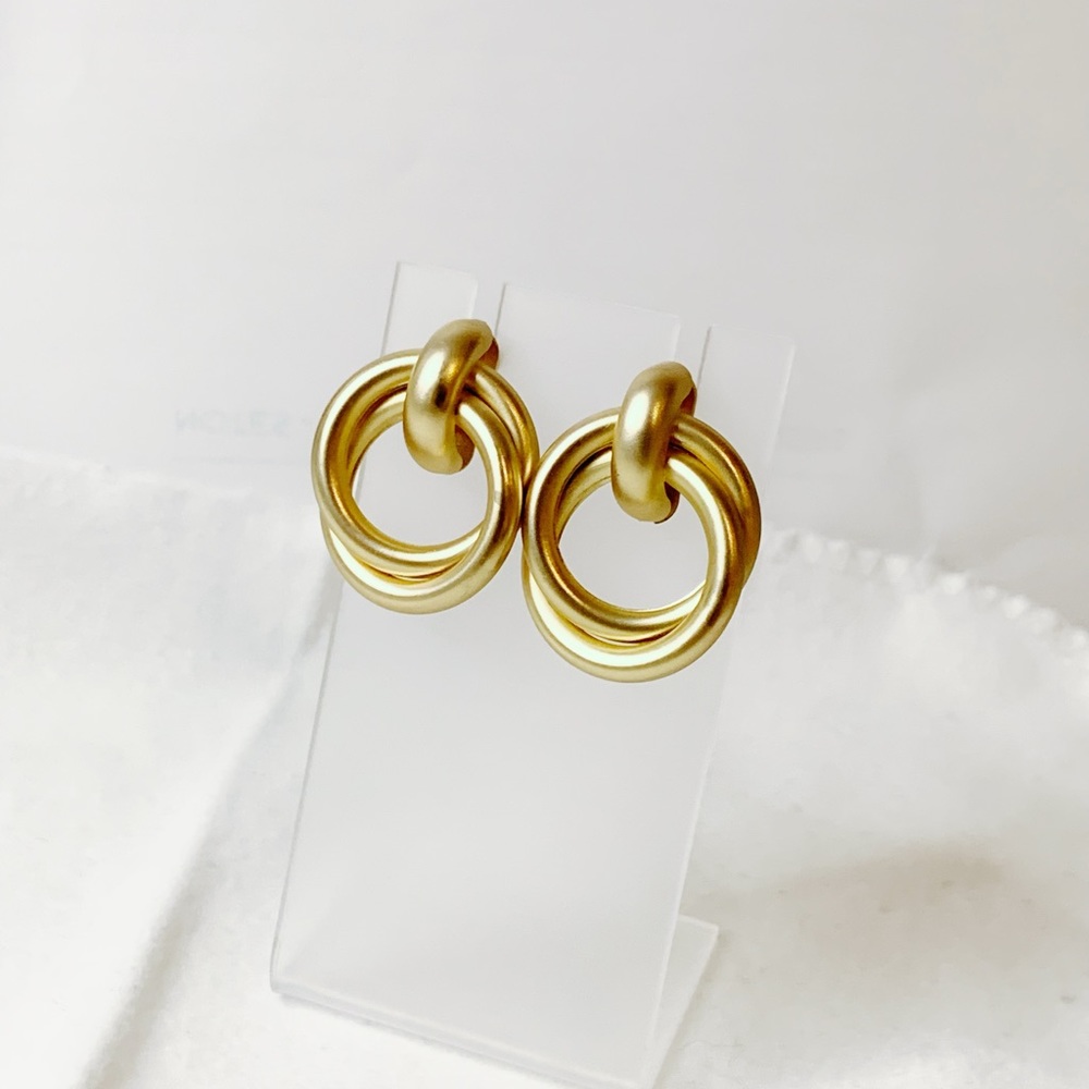 earrings - Picture 3 of 11